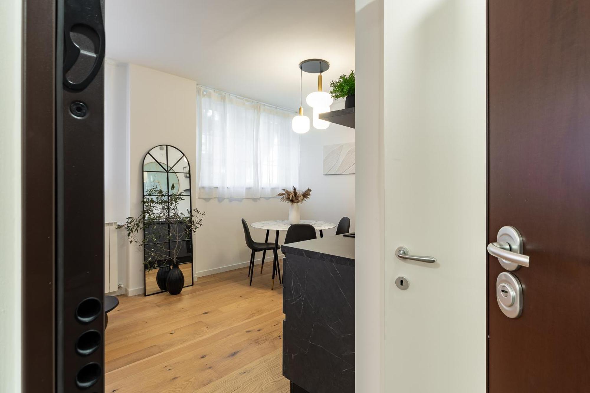 45Royal Stylish House Milan City Center Екстер'єр фото